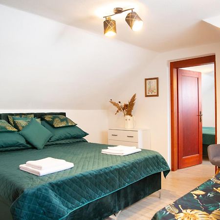 Rezidence Plesivec - Rodinny Apartman S 3 Loznicemi Český Krumlov المظهر الخارجي الصورة